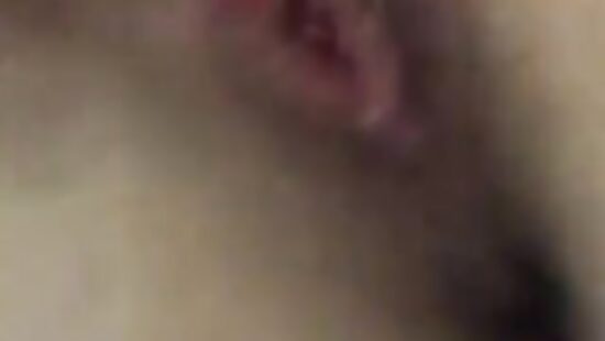 Юля дрочит писю