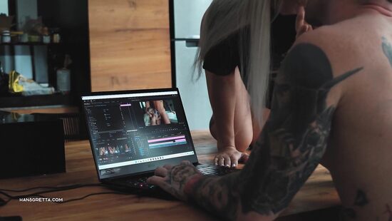 Целуй ступни и внутрь спусти