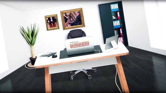 Секретарша встала раком на столе и попросила доставщика пиццы вдуть ей