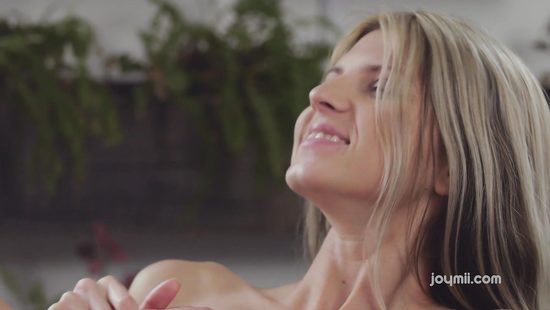 Пришёл купить домашние цветы и дал попробовать продавщице свой пестик