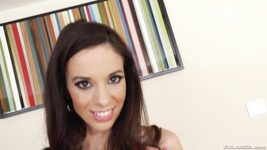 Владелица ресторана приняла на работу нового повара и дала ему в задницу