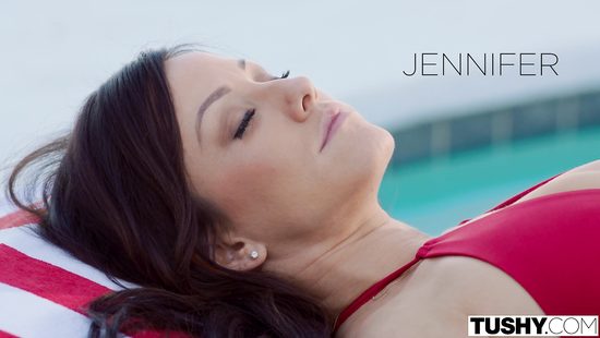 Устроила другу сюрприз пригласив для секса втроём свою лучшую подружку