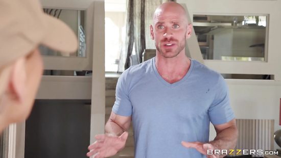 Доставщица из секс шопа вместо насоса сама отсосала твёрдый член