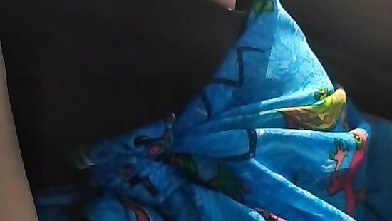 За рулем в лифчике