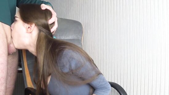 Минет на рабочем месте