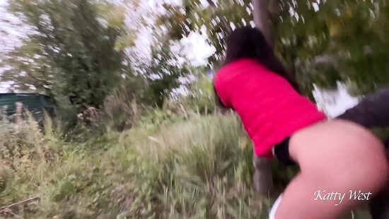 Какая-то очаровательная девушка