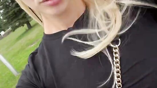 Кто со мной на прогулку?