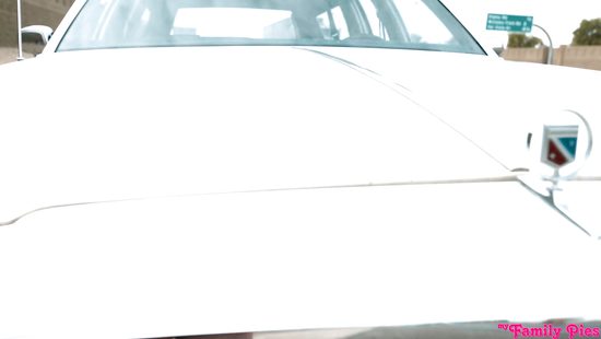 Совершеннолетние девки втихушку от предков шпилятся с приятелями