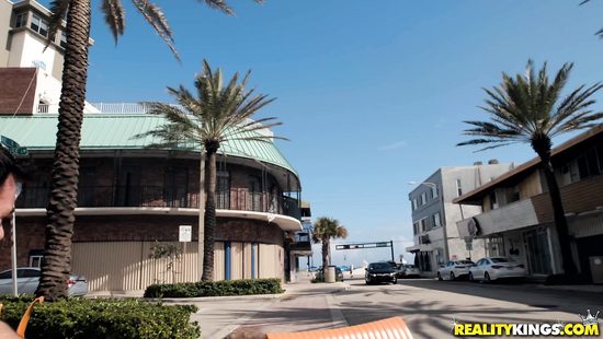 Kara Lee с лёгкостью проходит приватный кастинг для сайта Reality Kings