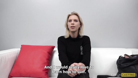 Чешская любительница на кастинге дрочит киску и чпокается с агентом