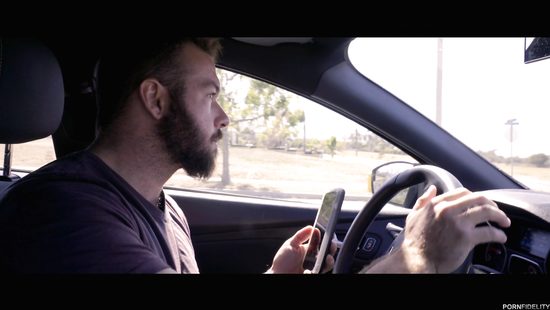 Тайный поклонник жестко отодрал знаменитую блогершу и кончил в рот