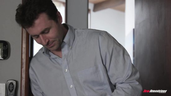 Дрочащая няня не отказалась трахнуться с вернувшимся хозяином