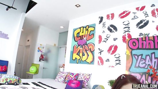 Стройная рыжая девушка попробовала анальный секс и ей понравилось