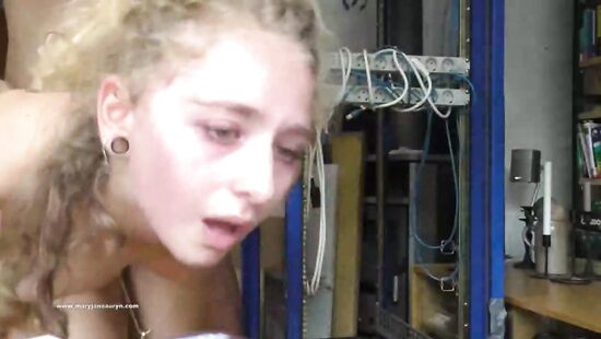 Как же она ярка оргазмировала...