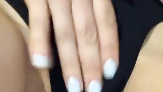 Знакомая шалит)