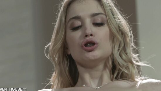 Молодая нянечка Анастейша Найт