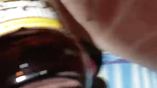 Засунул бутылку в жопу спящей подруге