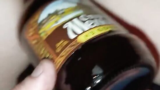 Засунул бутылку в жопу спящей подруге