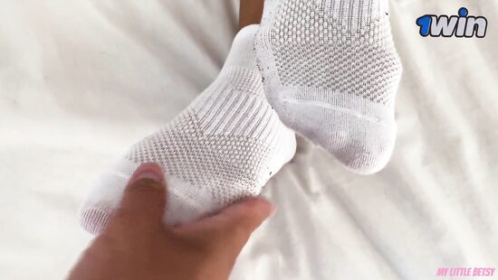 Вся прелесть загорелых ножек