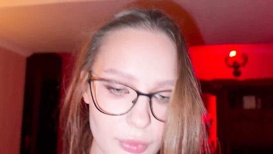 Экзамен  провален из-за слишком сексуальной училки