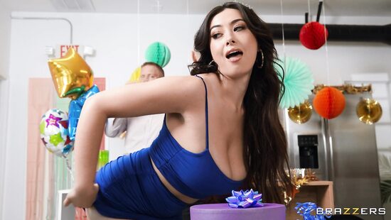 Один подарок внутрижопно