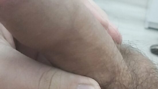 Дрочу член с закрытой головкой