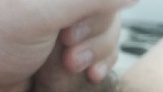 Дрочу член с закрытой головкой