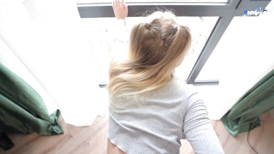 Странные виды на сводную сестру