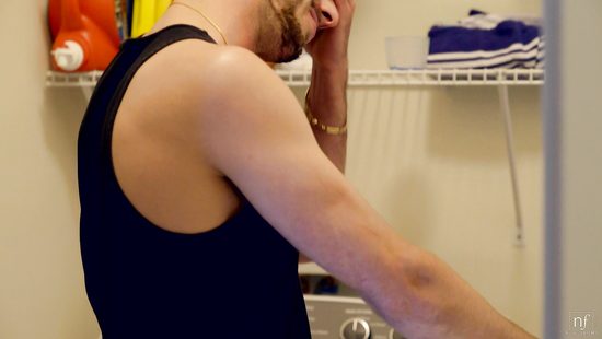 Разнорабочий сантехник не сделал стиралку, зато трахнул домохозяйку