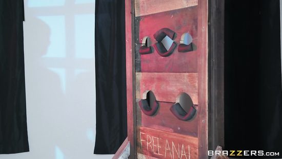 Секретное меню в баре для постоянных клиентов включает бесплатный анал