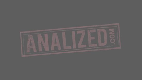 Отодрал грудастую брюнетку в очко и кончил в раздолбанную дырку