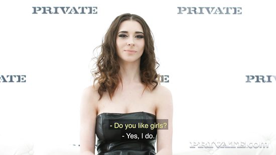 Дерзкая русская брюнетка с натуральными титьками проходит кастинг Private