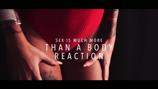 Преданная супруга отрабатывает долг своего мужа на его глазах