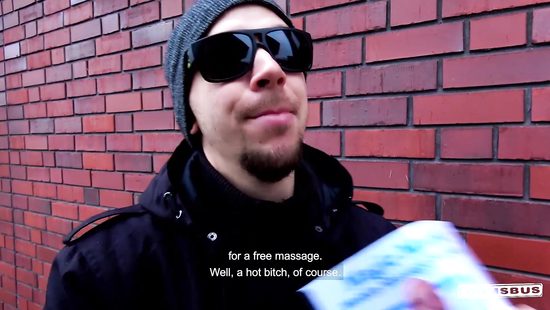 Повелась на бесплатный массаж и дала пикаперу в машине на камеру