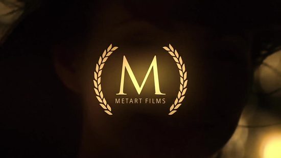 Учёная изучает мастурбацию блондинки с идеальным телом