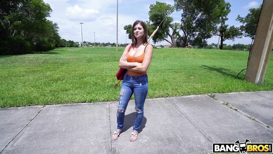 Заработала кучу бабок при помощи своего шикарного тела