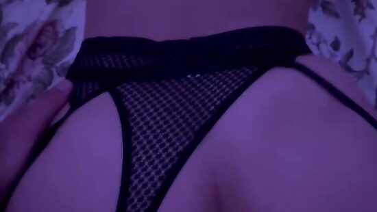 Снял красотку в клубе.