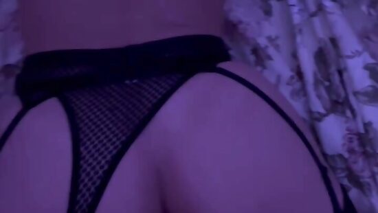 Снял красотку в клубе.