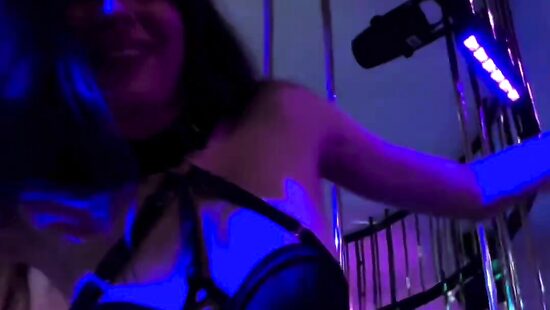 Как вам моя подружка??