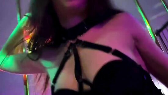 Как вам моя подружка??