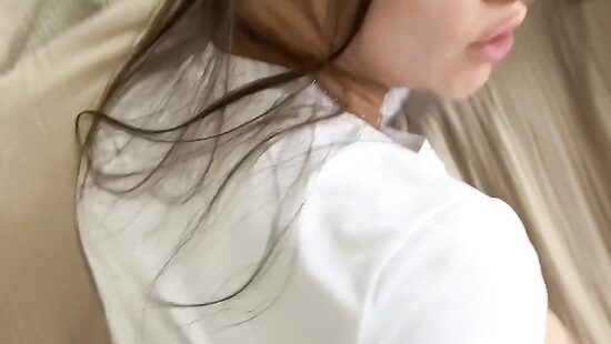 Отрываюсь от члена только чтобы причесаться