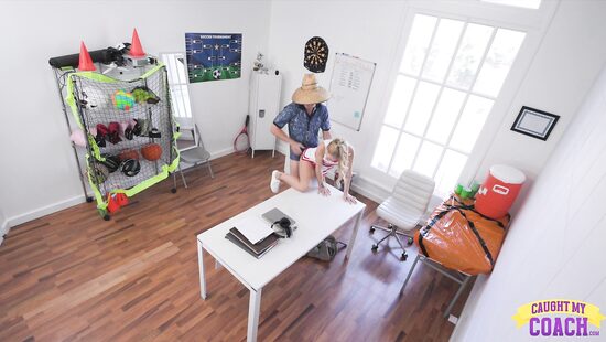 Когда черлидерша не хочет носить трусики