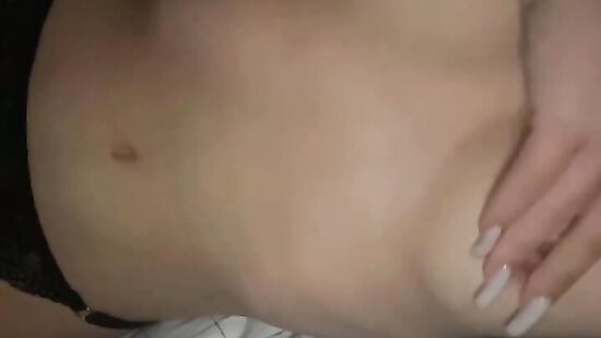 Кто любит маленькие сисички?