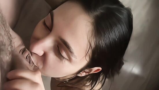 Отсасываю другу мужа