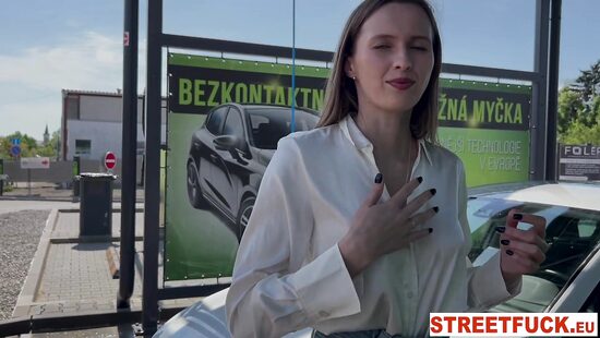 Да агроному любая даст!