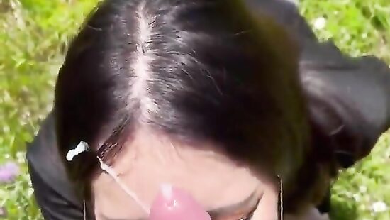 Дал в ротик милашке с сайта