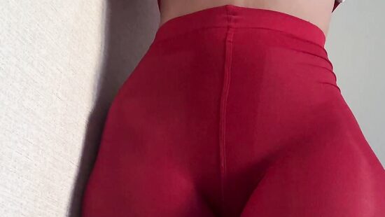 Маша готовится к фитнессу)