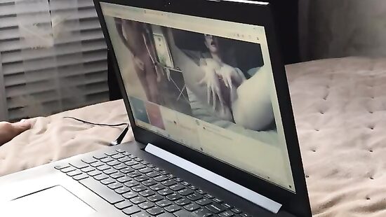 Дрочу и кончаю на вебку