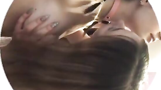 Полина из Одессы с подругой Катей