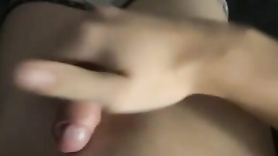 шлюза дрочит свой ствол